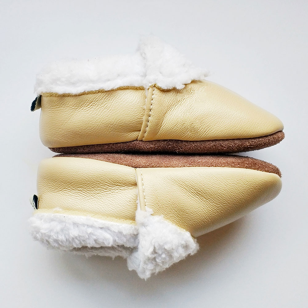 Aidie London gp;d baby shoe with fur lining