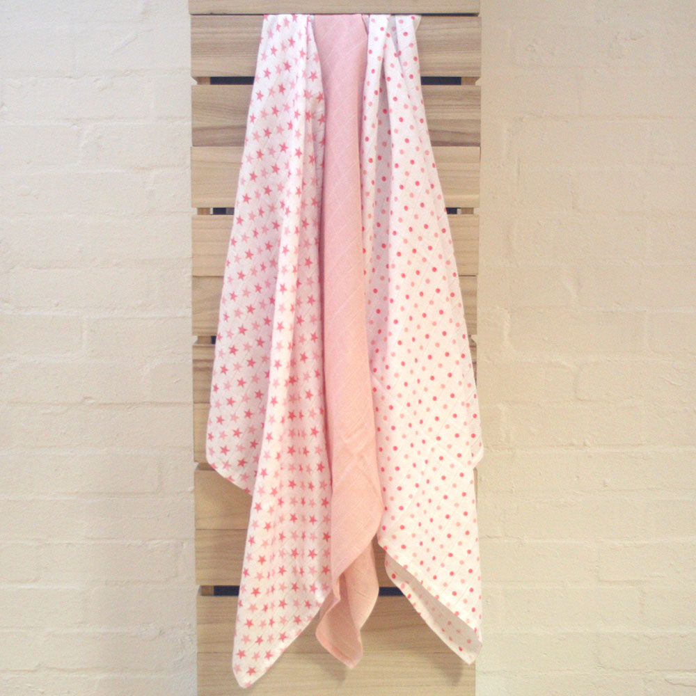 Muslinz new pink spot and star collection blankets