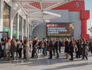 Visitors queueing outside the IFCO Istanbul Fashion Connection exhibition hall