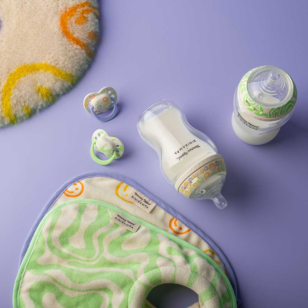 Tommee Tippee x BINIBAMBA glass bottle, milk feeding bib and two ultimate fit latex soothers
