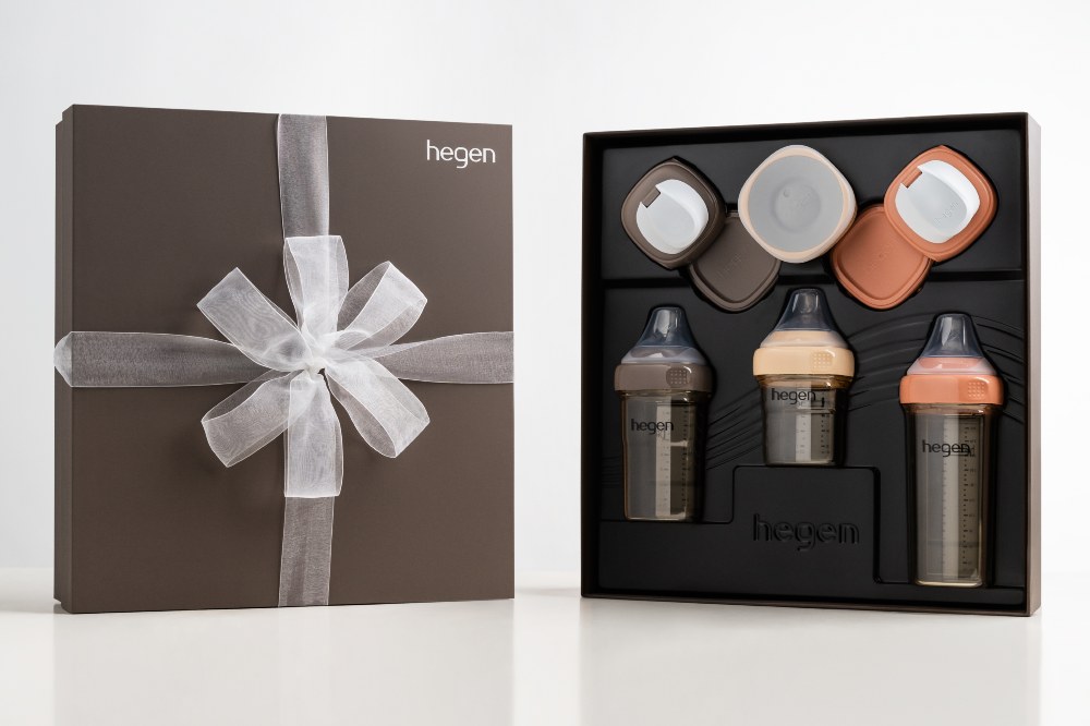 A feeding bottle gift set by Hegen 